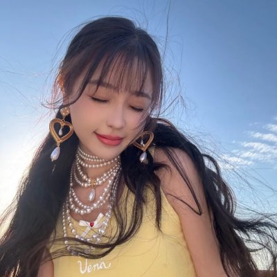 特莉丝坦娜 海报